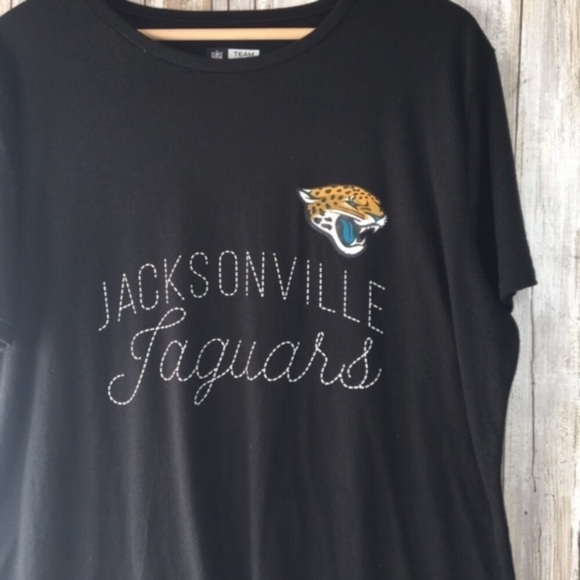 NWT NFL Jacksonville Jaguars Faux Stitch Black Tee - Picture 2 of 3